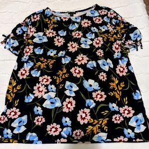 Ann Taylor | Floral Top
